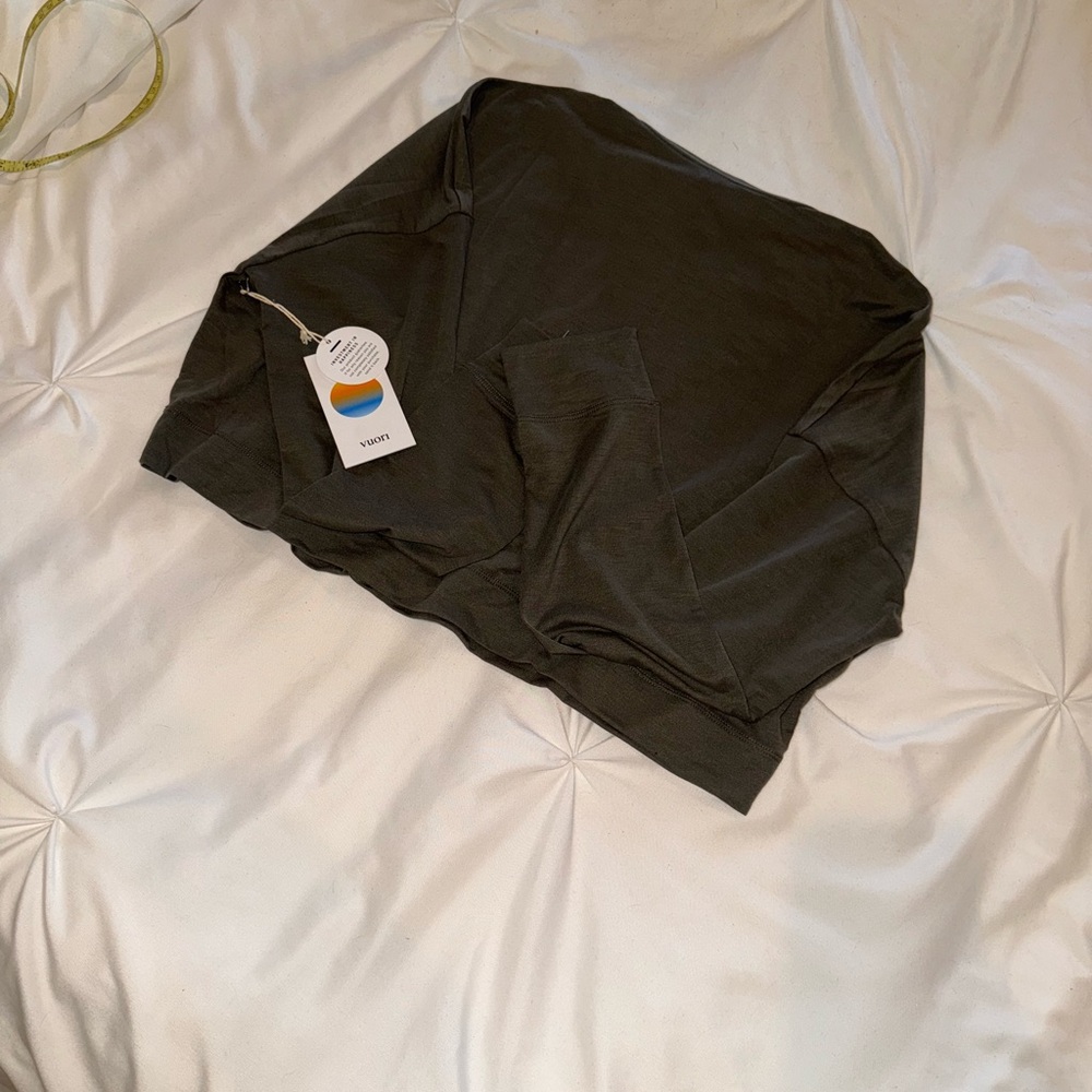 NWT Vuori Avalon Henley - Medium